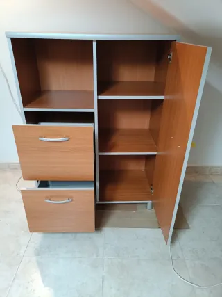 Vitrina y Mueble Madera y Cristal