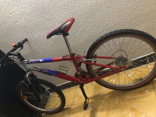 Bicicleta Mtb Roja y Plateada