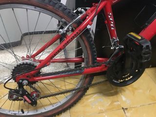 Bicicleta Mtb Roja y Plateada