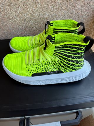 Zapatillas Under Armour Verdes y Negras