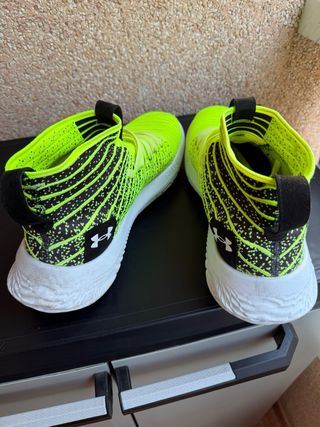 Zapatillas Under Armour Verdes y Negras