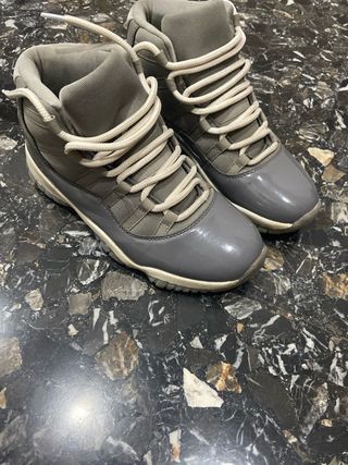 Jordan 11 Grises