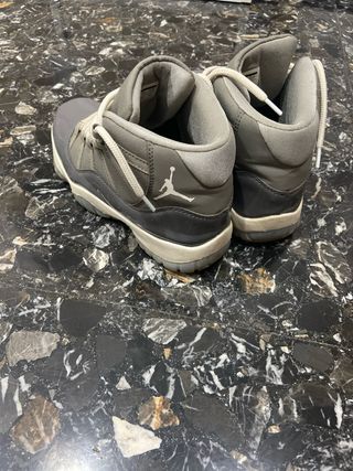 Jordan 11 Grises