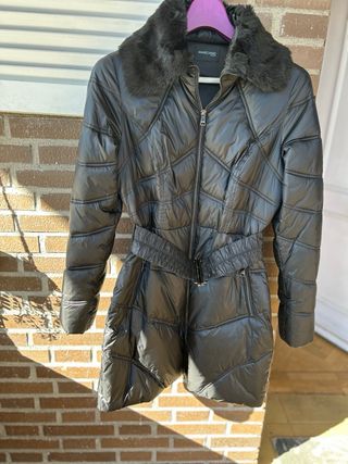 Abrigo Guess Marciano Negro con Pelo