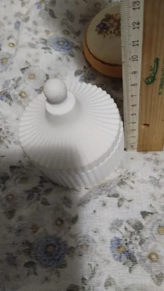 Tre scatole decorative in gesso