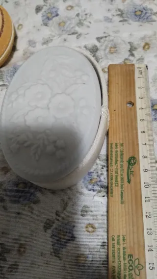 Tre scatole decorative in gesso