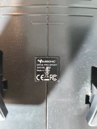 Xbox One con 2 mandos, volante y dos juegos