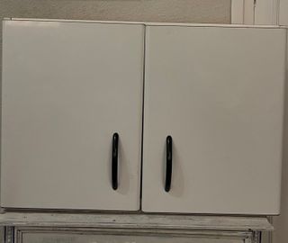 Gabinete de pared blanco doble puerta