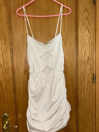 Vestido blanco tirantes con aberturas y costura