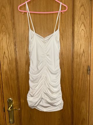 Vestido blanco tirantes con aberturas y costura