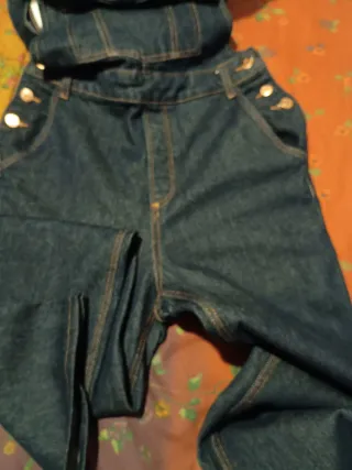 Peto vaquero sin estrenar