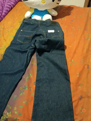 Peto vaquero sin estrenar