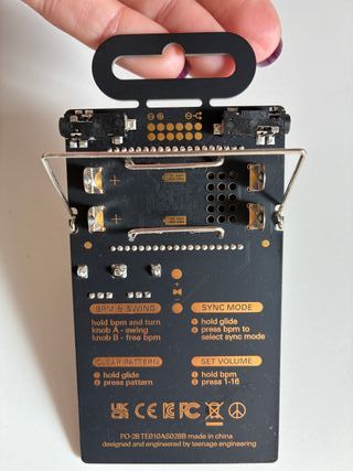 Teenage Engineering PO-28 Robot Sintetizador