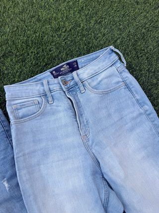 2 Pantalones Vaqueros Hollister  24x28 y 24x33
