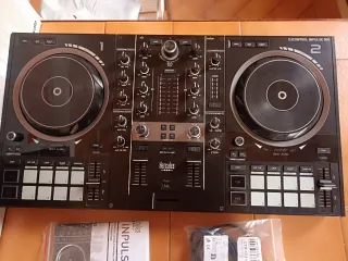 Controlador DJ Hercules Impulse 500