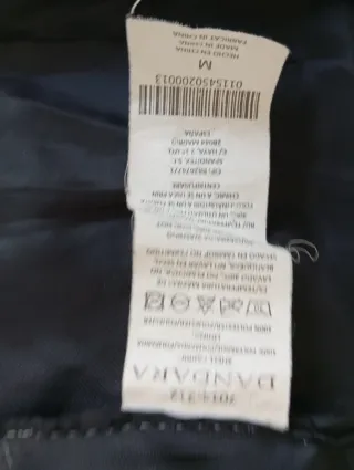 Chaqueta larga con capucha extraíble