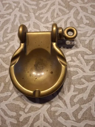 Cenicero de bronce macizo