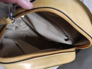 Bolso amarillo redondo con flecos