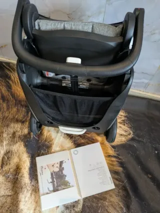 Bugaboo Ant PARA VIAJAR, LIGERO VA EN CABINA GRIS