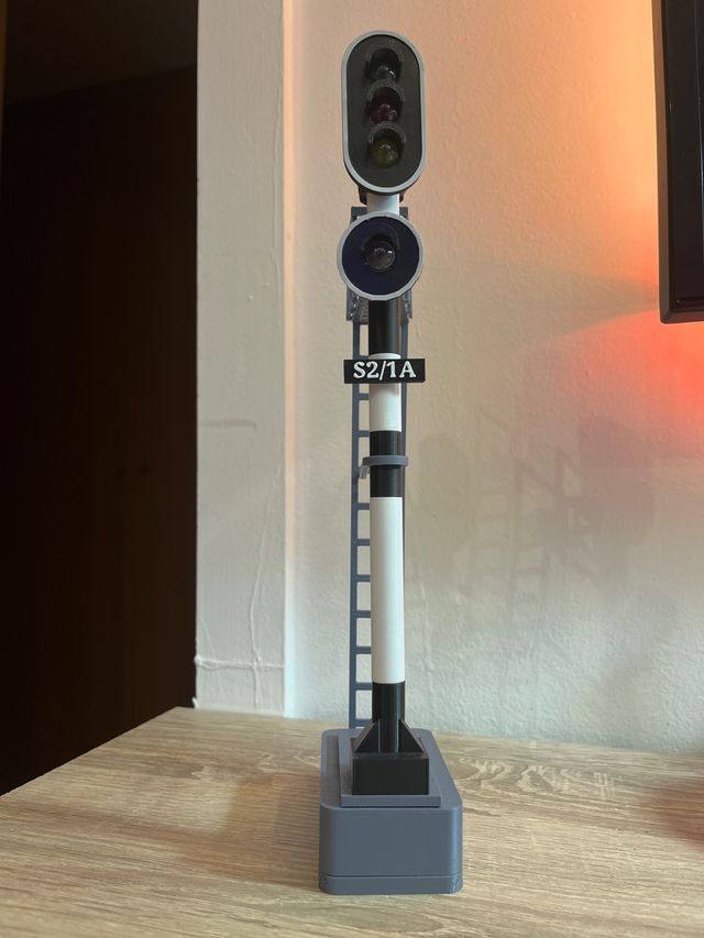 Señal ferroviaria alta luminosa