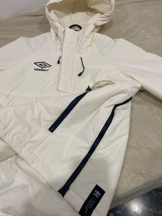 Chaqueta Umbro Blanca con Capucha
