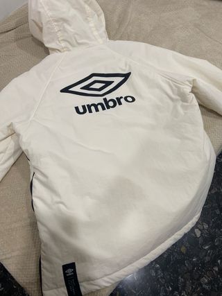 Chaqueta Umbro Blanca con Capucha