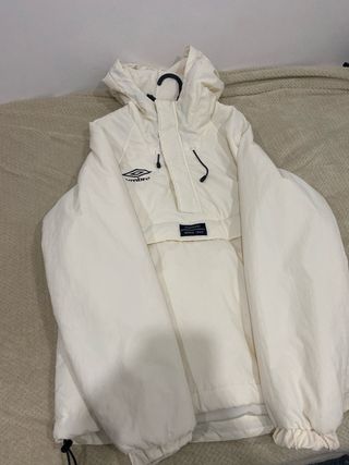 Chaqueta Umbro Blanca con Capucha