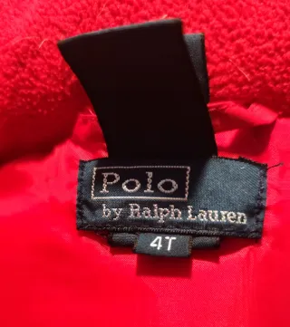 Plumón rojo de niño