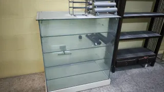 Expositores de cristal y metal