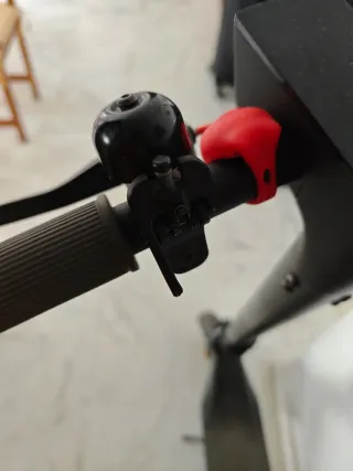 Patinete eléctrico negro