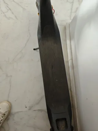 Patinete eléctrico negro