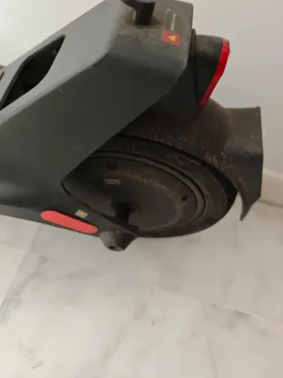 Patinete eléctrico negro