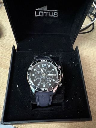 Reloj Lotus Negro y Azul