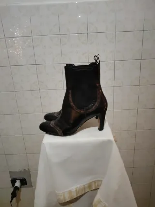 Stivaletti neri e marroni Made in Italy