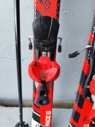 Esquís Atomic Jr Race 6 + bastones