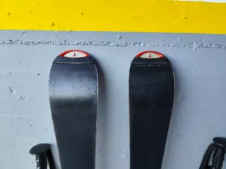 Esquís Atomic Jr Race 6 + bastones