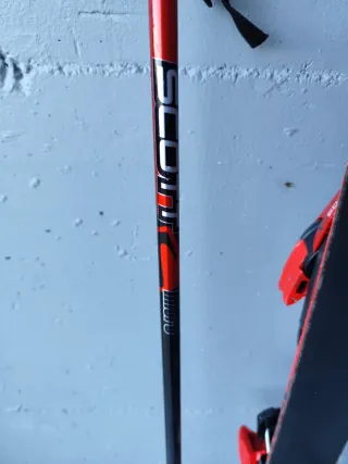 Esquís Atomic Jr Race 6 + bastones