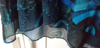 Camiseta Desigual azul y verde.