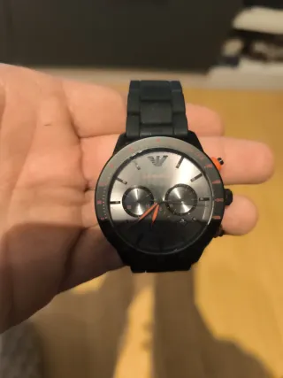 Reloj Emporio Armani Negro y rojo