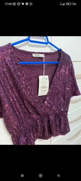 Top lentejuelas morado