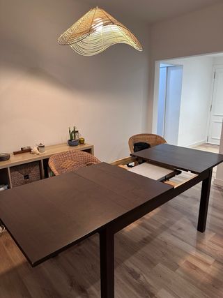 Mesa comedor extensible madera oscura