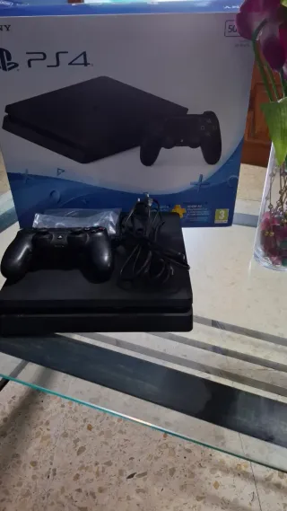 PS4 Slim 500GB Negra + 14 Juegos