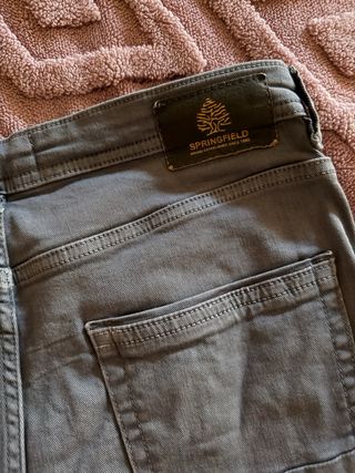 Vaqueros Springfield grises