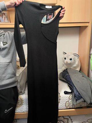 Vestido Bershka negro con abertura