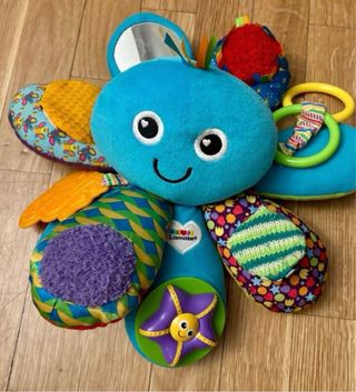 Lote juguetes bebé: peluches, pelotas, librod