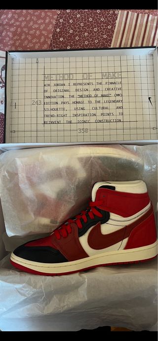 Zapatillas Jordan Rojas y Negras