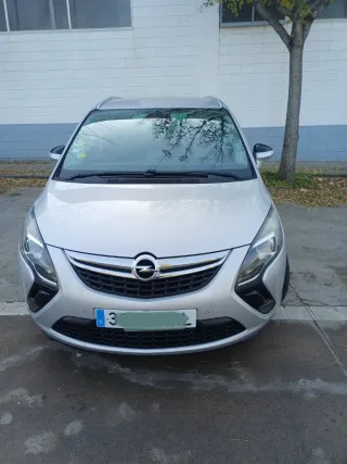 Opel Zafira Tourer 2013