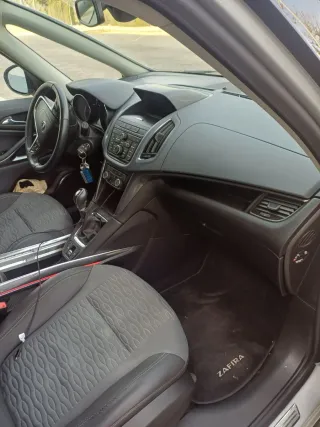 Opel Zafira Tourer 2013