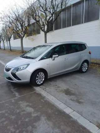 Opel Zafira Tourer 2013