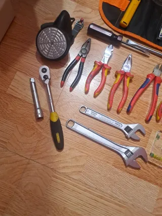 Lote Knipex: Destornilladores, Alicates y Más